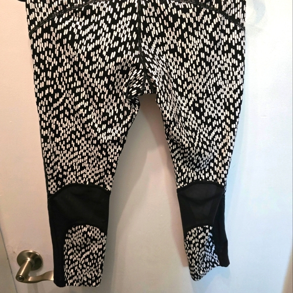 Nike Women's Dri Fit Leggings (Size:S) - Picture 3 of 5